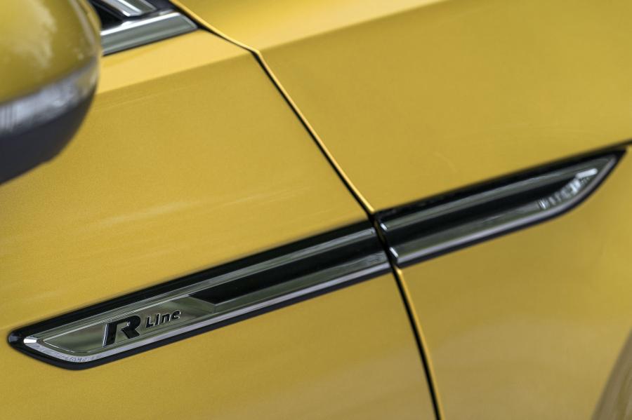 Детали экстерьера Volkswagen Arteon 4Motion R-Line 2017 года  (UK) (фото 41 из 41)